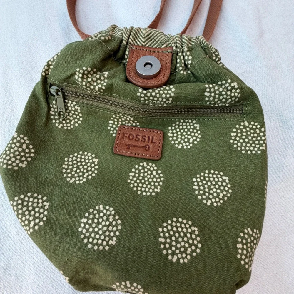 Fossil Key-Per Floral Canvas Crossbody Drawstring Bag Green Pink Rose Pouch